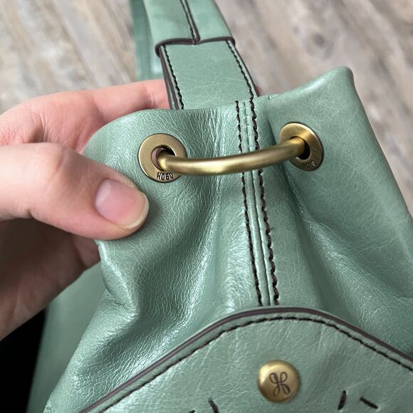 Hobo SENECA Shoulder Bag Jade Green EUC Genuine Leather Tote Patent Leather Gold - Picture 6 of 10